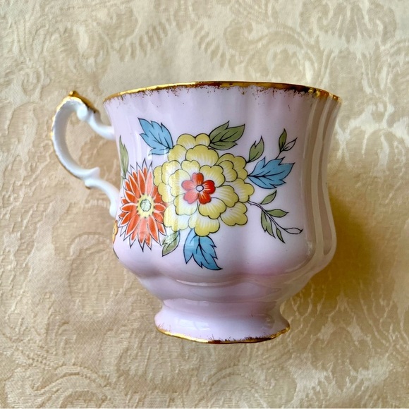 Paragon Oriental Series china cup and saucer - Picture 5 of 9